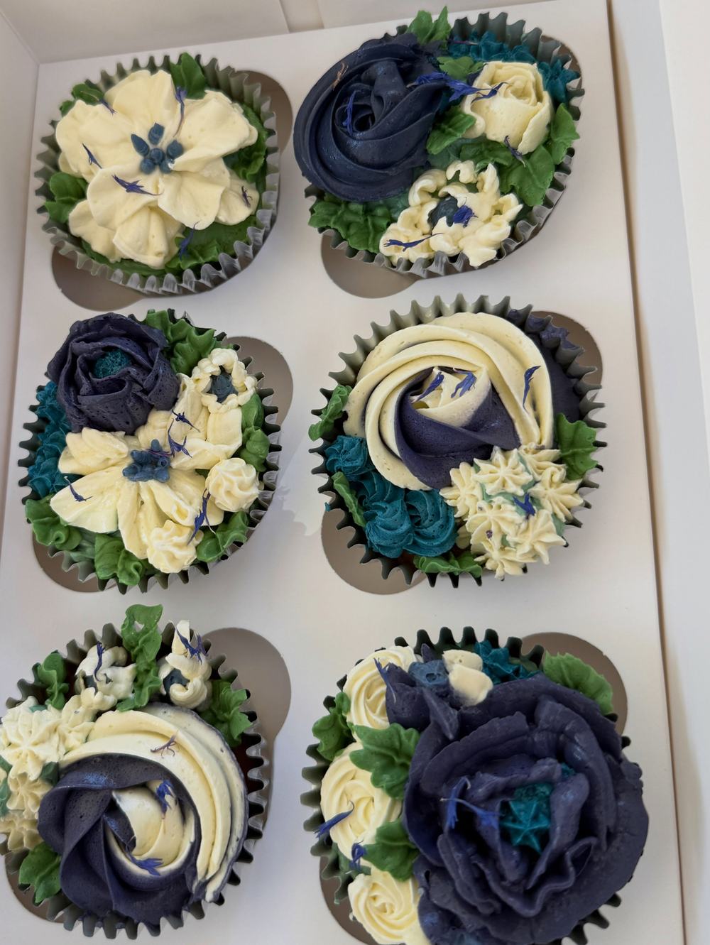 Navy and Teal Buttercream Cupcakes