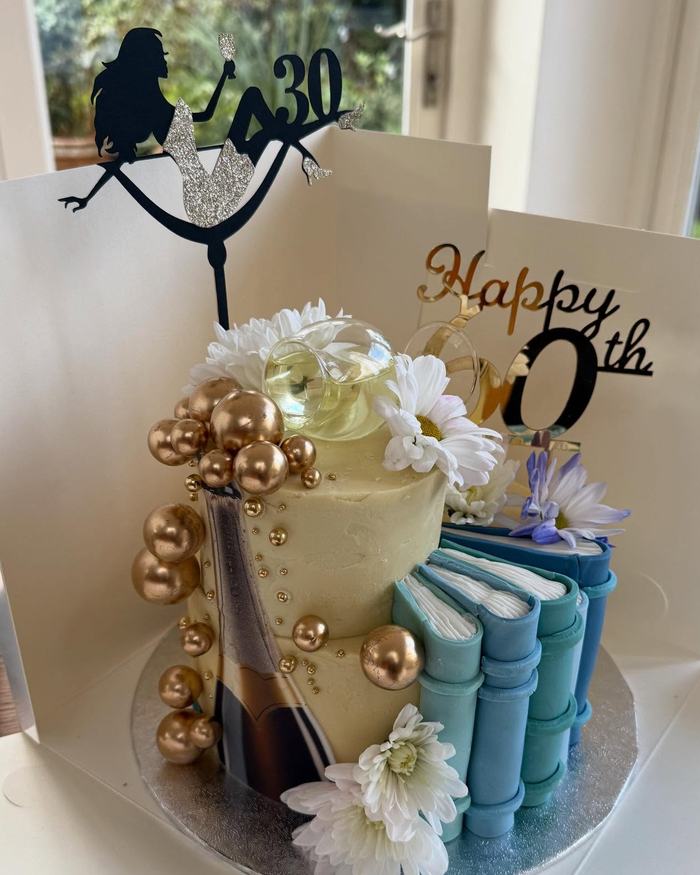 Thirtieth Gold and Daisies