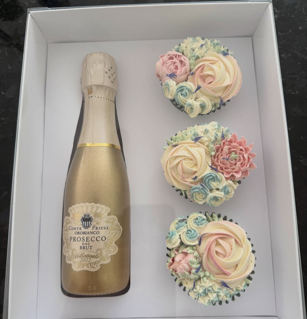 Prosecco and Cupcake Gift Box