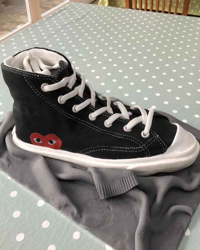 Converse Trainer Cake